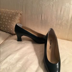 NWOT Carrao Due Pumps